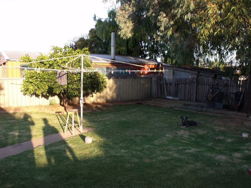 11 Logan Street, Cowra NSW 2794