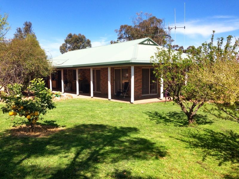 46 Delaneys Road, Cowra NSW 2794