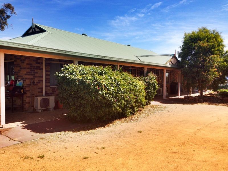 46 Delaneys Road, Cowra NSW 2794