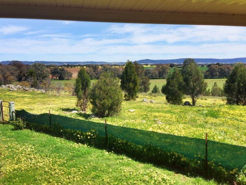 46 Delaneys Road, Cowra NSW 2794