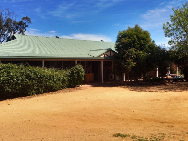 46 Delaneys Road, Cowra NSW 2794
