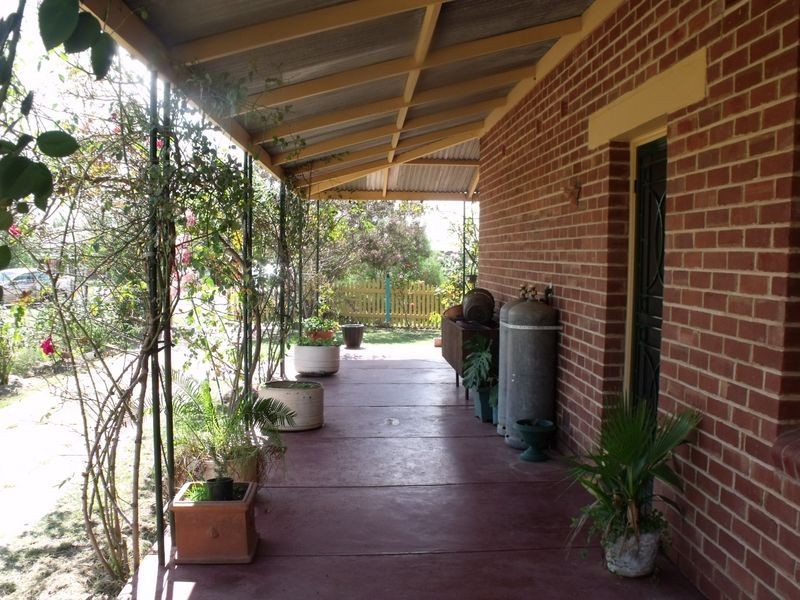 53 Waratah Street, Cowra NSW 2794