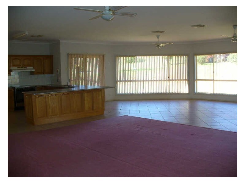 6 Gower Hardy Circuit, Cowra NSW 2794
