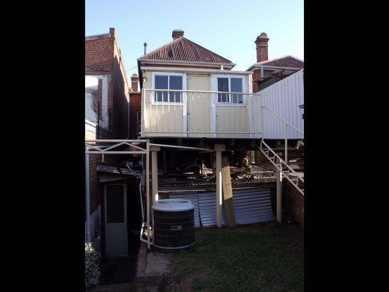 42 Kendal Street, Cowra NSW 2794