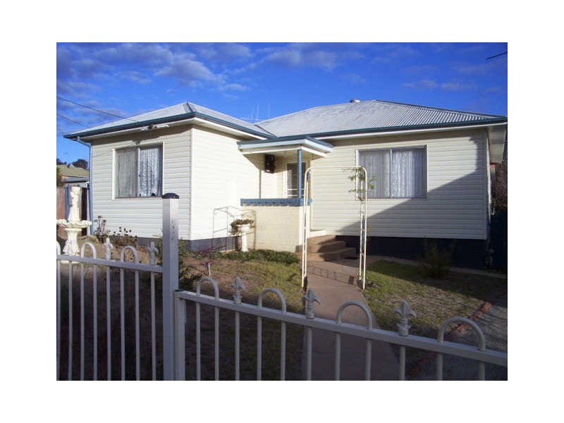 23 Macassar Street, Cowra NSW 2794