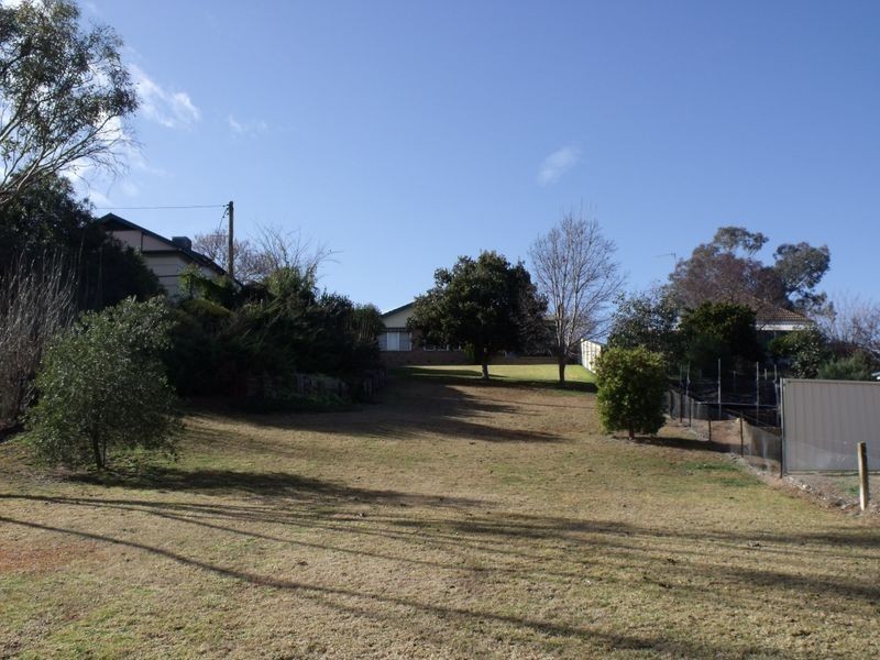 4 Neila Lane, Cowra NSW 2794