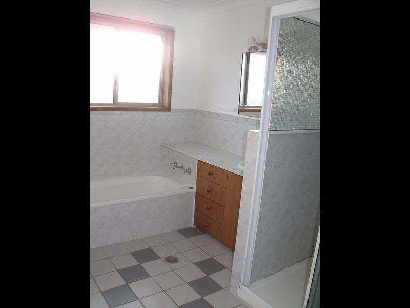 12A Farrar Street, Cowra NSW 2794