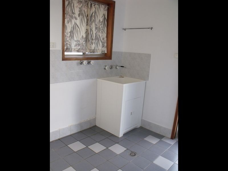 12A Farrar Street, Cowra NSW 2794