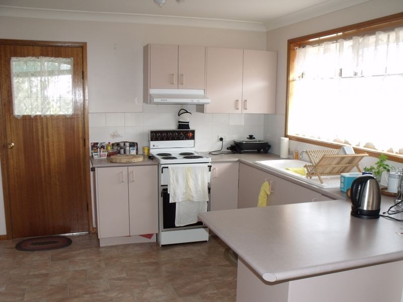 12 Farrar Street, Cowra NSW 2794