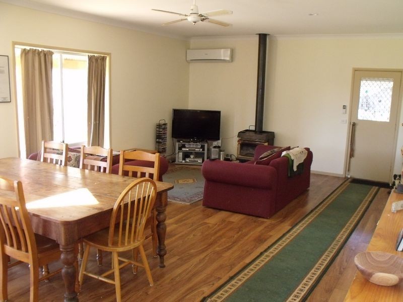 43 Military Parade, Cowra NSW 2794