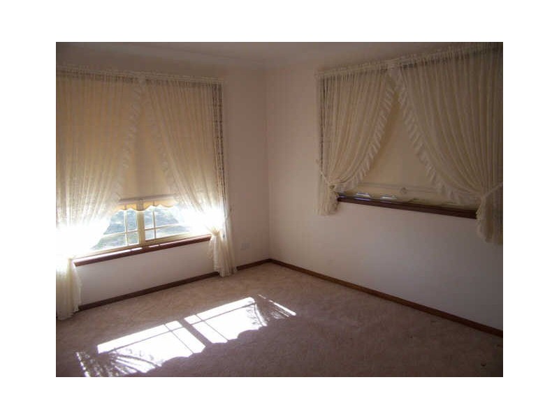 Kintyre Mckennys Lane, Cowra NSW 2794