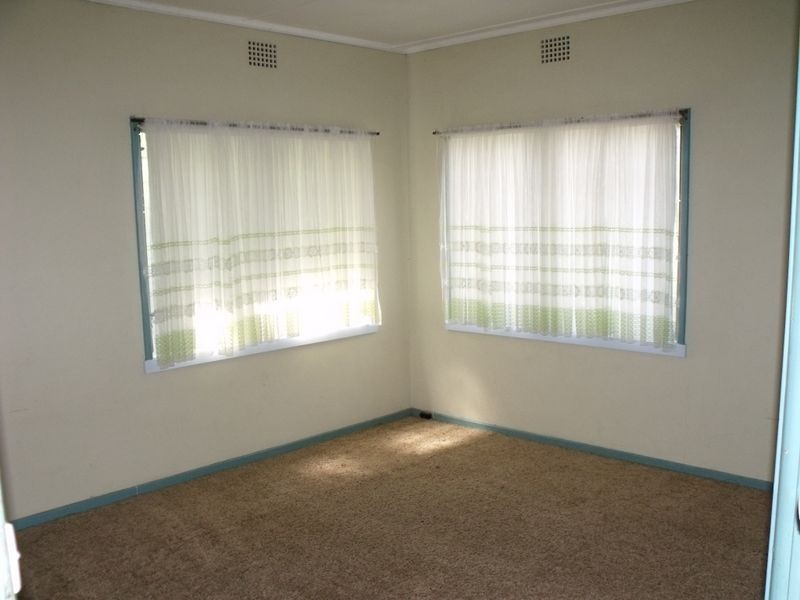 2 Macassar Street, Cowra NSW 2794