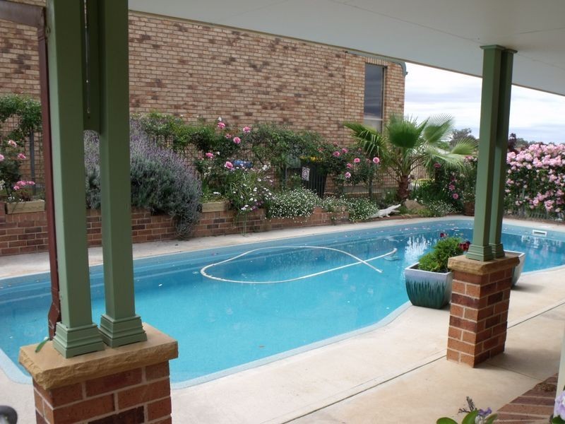 7 Banksia Close, Cowra NSW 2794