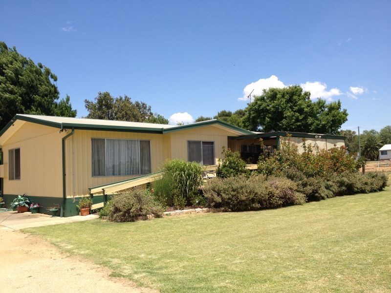 23-25 Waratah Street, Cowra NSW 2794