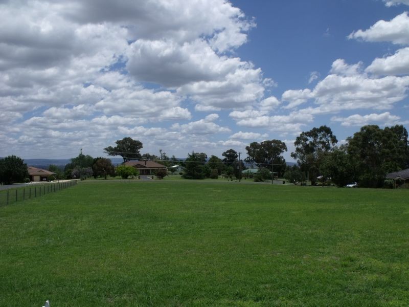 12 Gower Hardy Circuit, Cowra NSW 2794