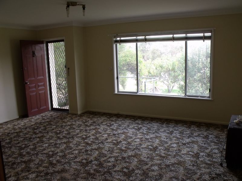 37 Lyall Street, Cowra NSW 2794