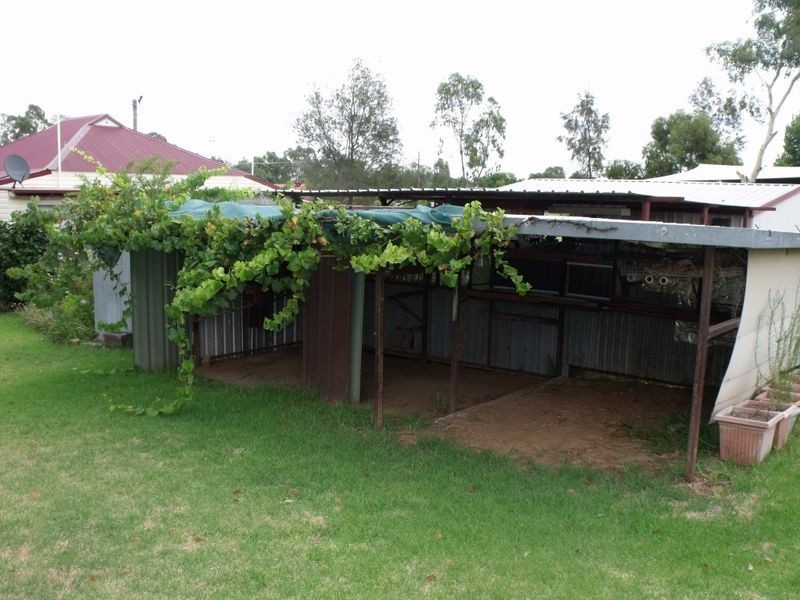 37 Lyall Street, Cowra NSW 2794
