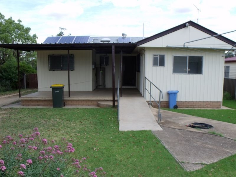 37 Lyall Street, Cowra NSW 2794