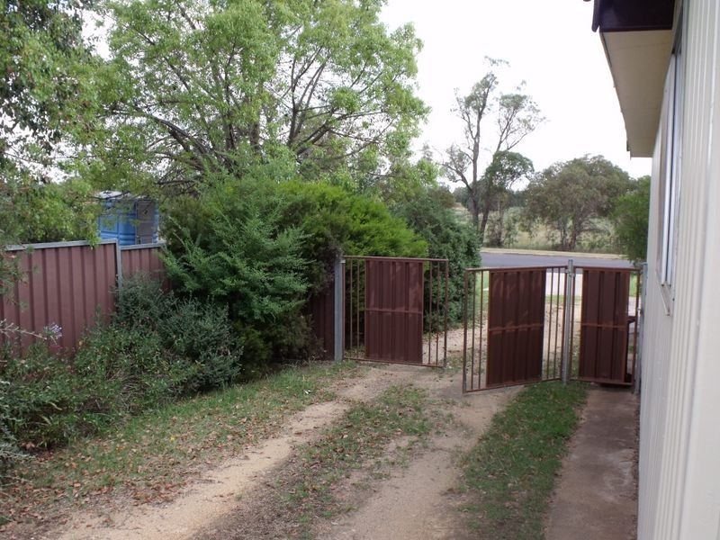 37 Lyall Street, Cowra NSW 2794