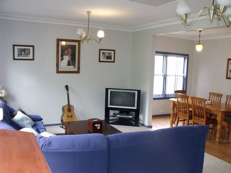 11 Courallie Street, Cowra NSW 2794