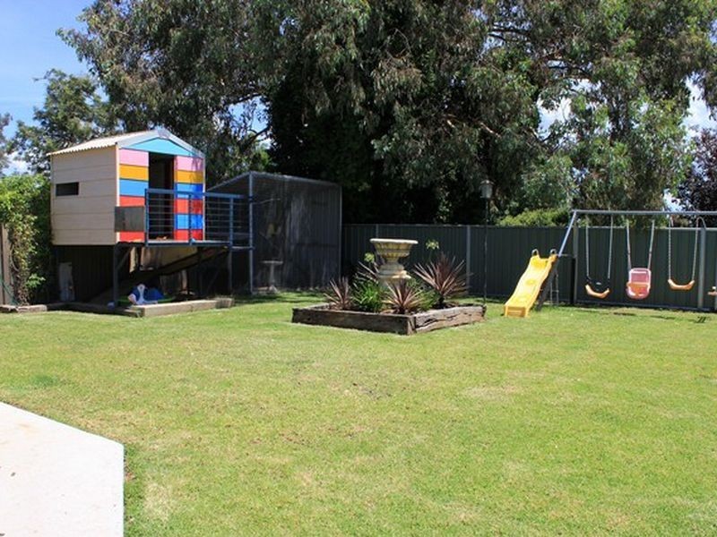 11 Courallie Street, Cowra NSW 2794