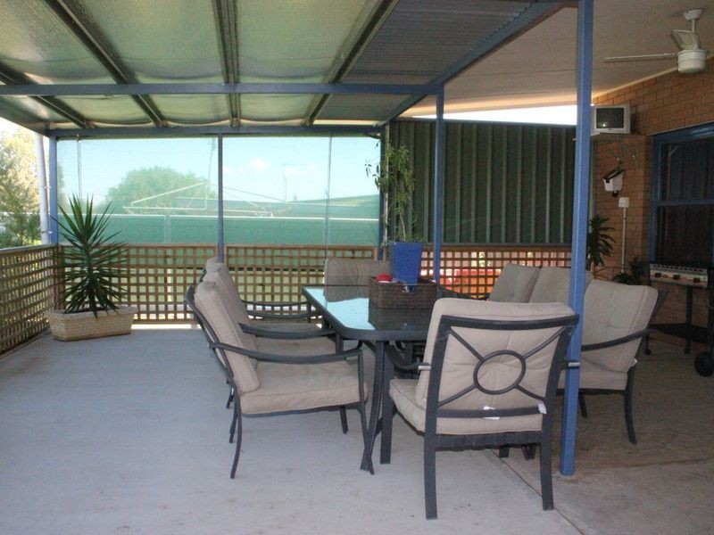 11 Courallie Street, Cowra NSW 2794