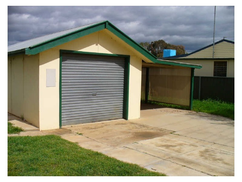 14 Lee Street, Cowra NSW 2794