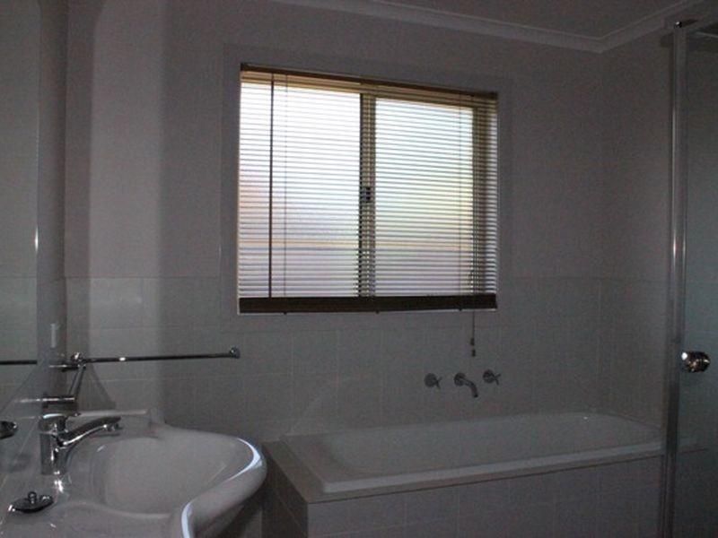 35 Nelson Street, Cowra NSW 2794