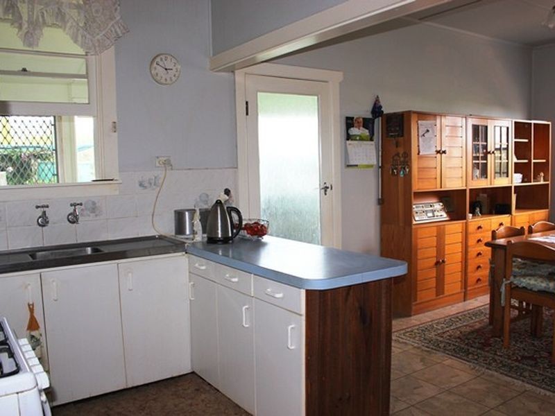 9 Lee Street, Cowra NSW 2794