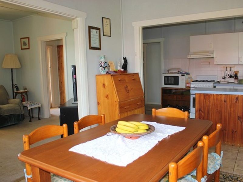 9 Lee Street, Cowra NSW 2794