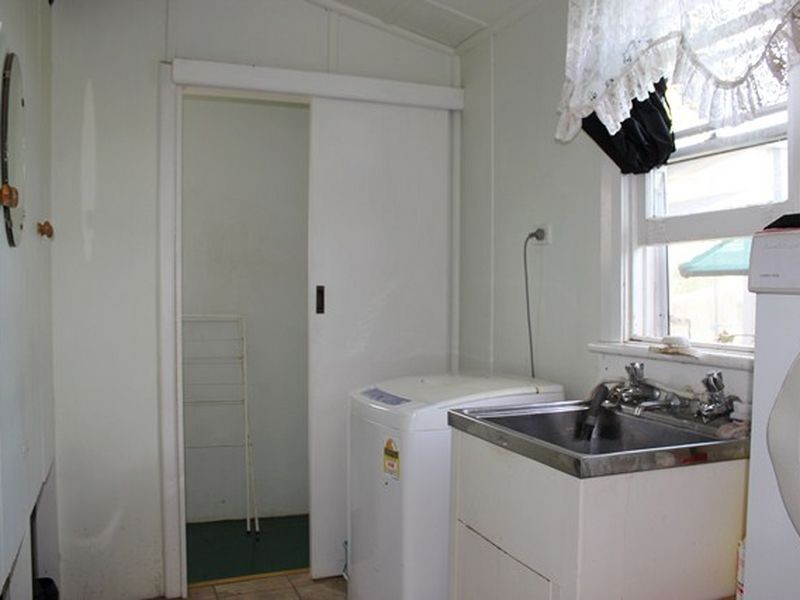 9 Lee Street, Cowra NSW 2794