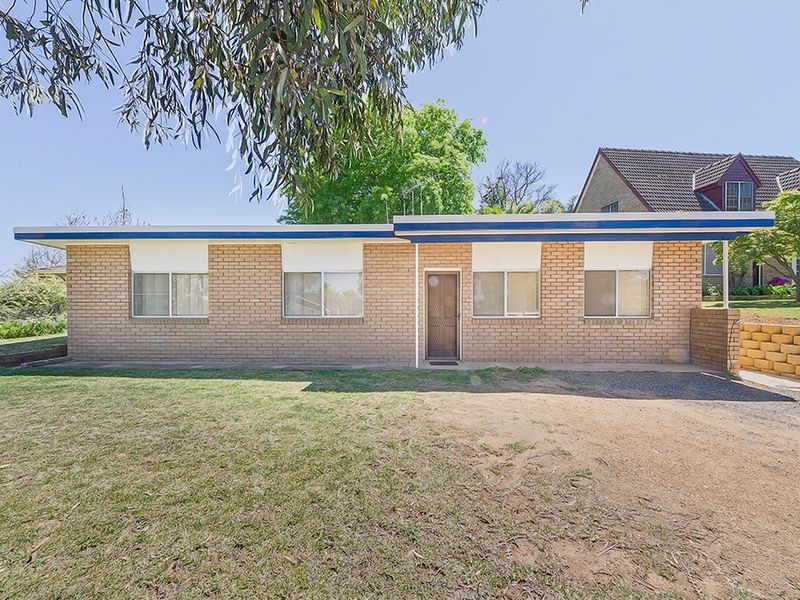4 Allambie Place, Cowra NSW 2794