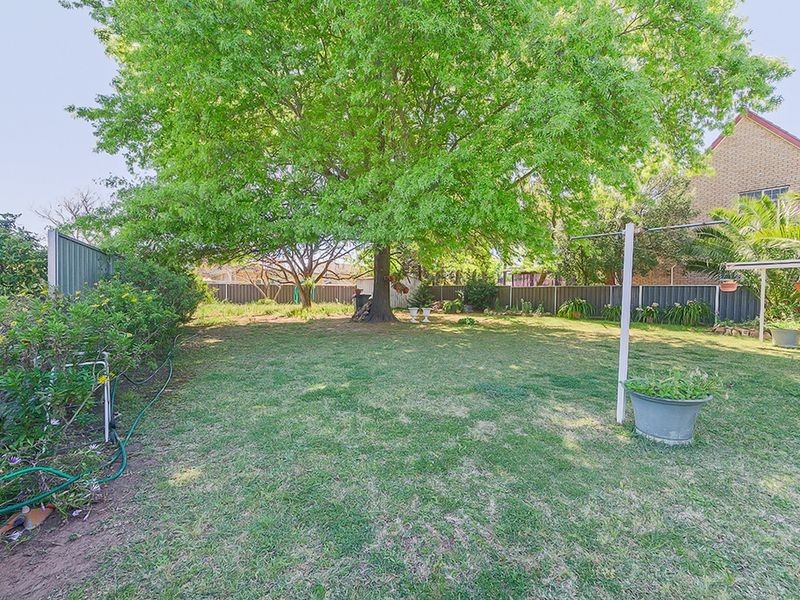 4 Allambie Place, Cowra NSW 2794