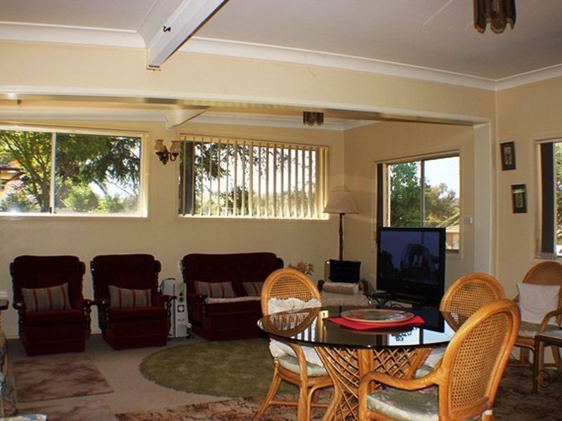 4 Allambie Place, Cowra NSW 2794