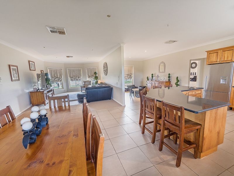 78 Woodlands Road, Cowra NSW 2794
