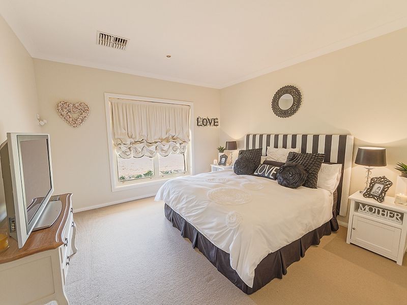 78 Woodlands Road, Cowra NSW 2794