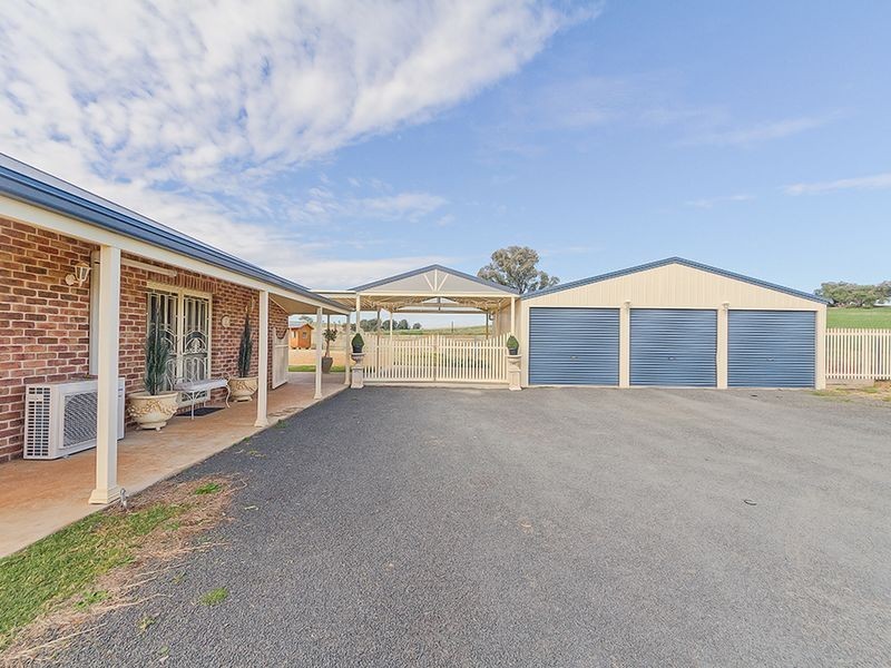 78 Woodlands Road, Cowra NSW 2794