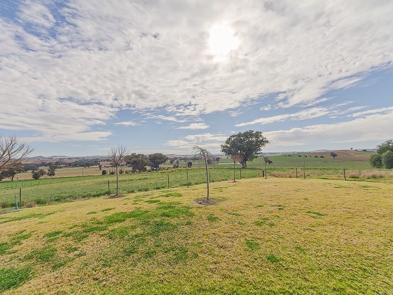 78 Woodlands Road, Cowra NSW 2794