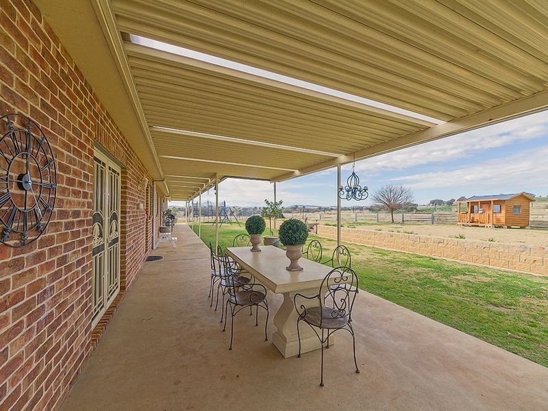 78 Woodlands Road, Cowra NSW 2794