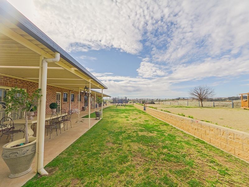 78 Woodlands Road, Cowra NSW 2794