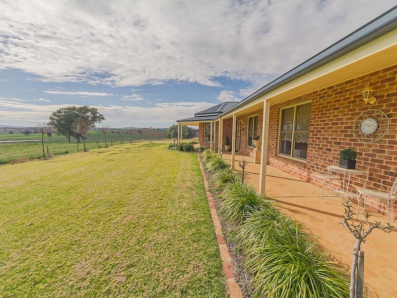 78 Woodlands Road, Cowra NSW 2794