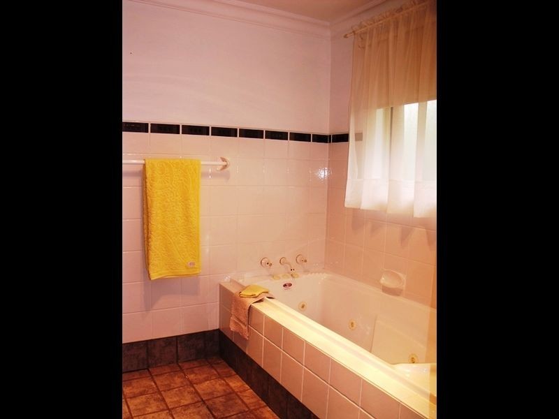 5 Pitt Street, Cowra NSW 2794