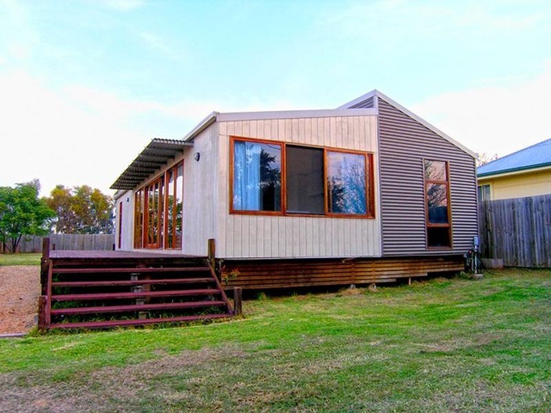 76 Lyall Street, Cowra NSW 2794