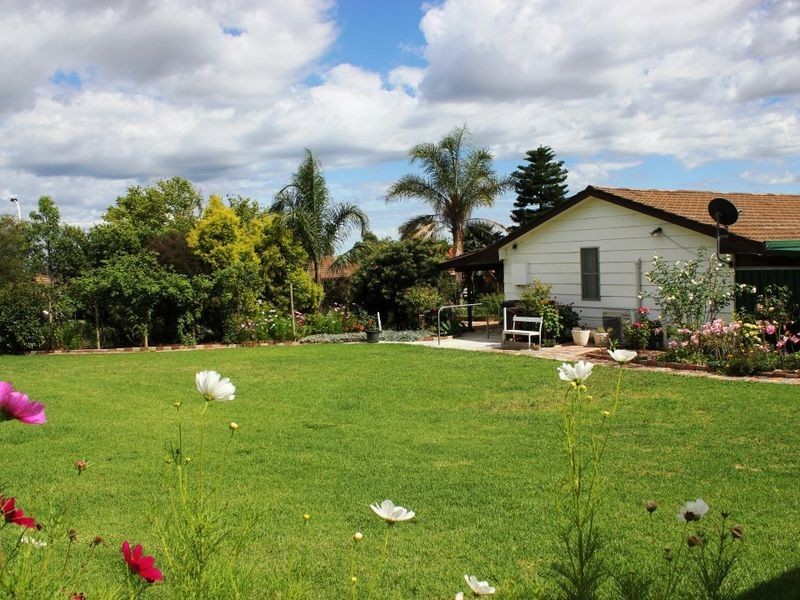 5 Farrar Street, Cowra NSW 2794