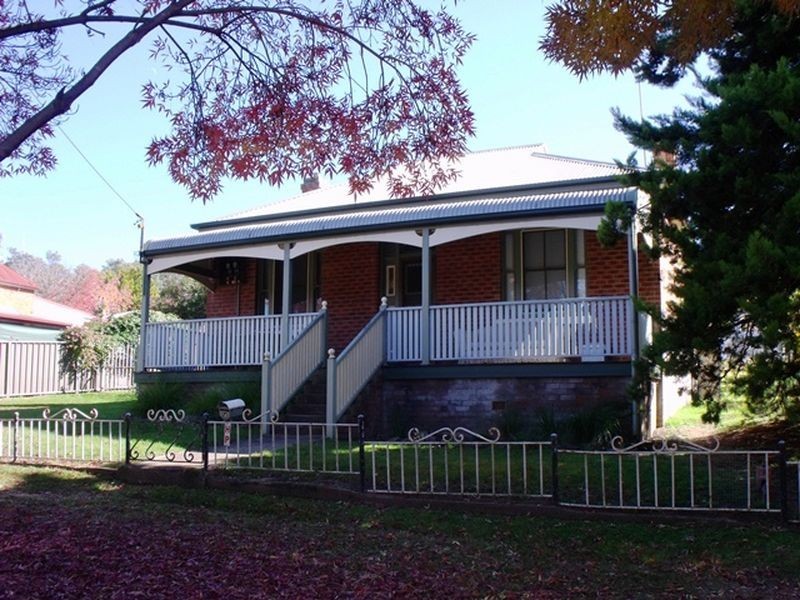 54 Lynch Street, Cowra NSW 2794