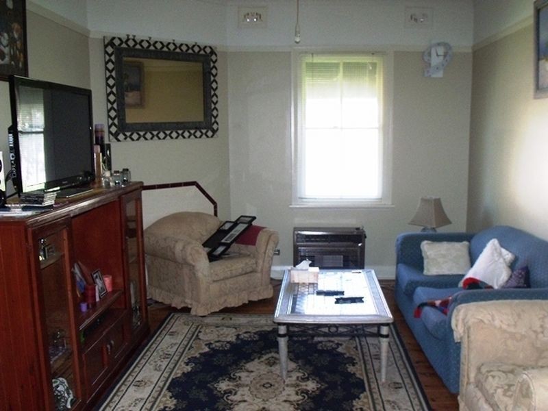 54 Lynch Street, Cowra NSW 2794