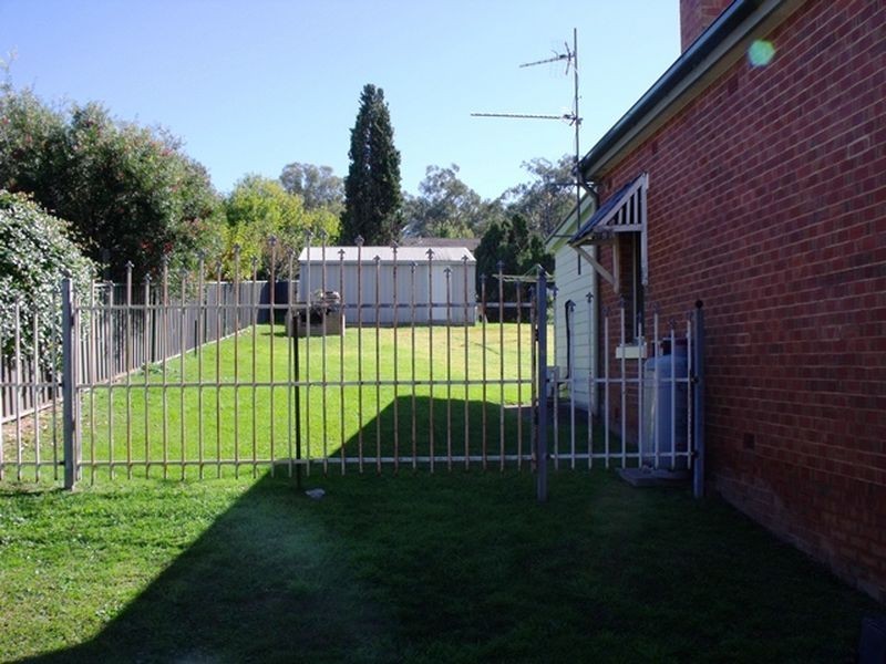 54 Lynch Street, Cowra NSW 2794