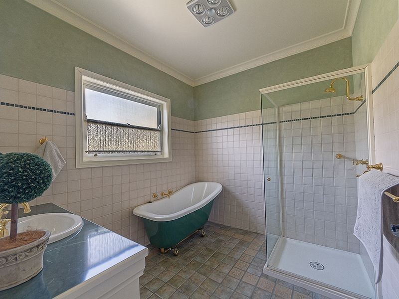 15 Phillips Street, Cowra NSW 2794