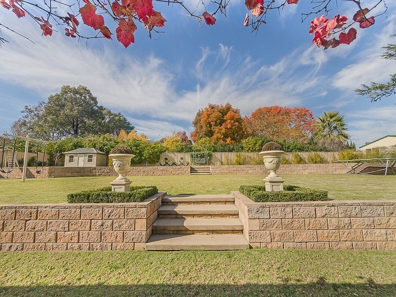 15 Phillips Street, Cowra NSW 2794