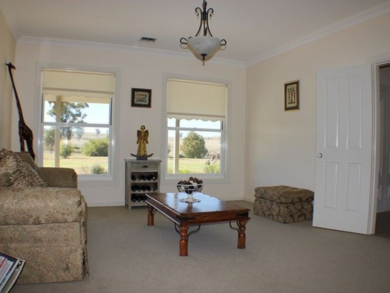 301 Elouera Road, Cowra NSW 2794
